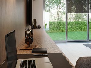 Miniaturka 15 - Salon z listwą oświetleniową LED i dekoracyjnym wykończeniem ściany