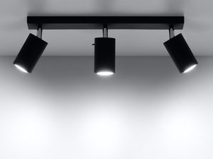 Miniaturka 14 - Czarny reflektor LED zamontowany sufitowo w stylu industrialnym