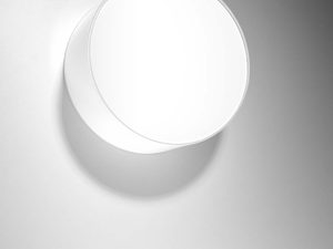 Miniaturka 2 - Okrągły kinkiet ścienny w białym kolorze