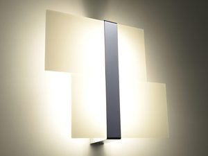 Miniaturka 2 - Kinkiet LED z jasnym panelem i pionową listwą świetlną