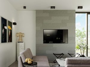 Miniaturka 14 - Salon z czarnymi plafonami i kinkietami sześciennymi