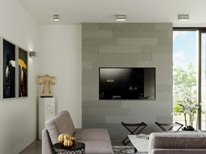 Miniaturka 17 - Salon z szarymi plafonami i kinkietami sześciennymi