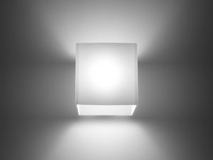 Miniaturka 2 - Kinkiet ścienny LED z miękkim światłem w aranżacji salonu