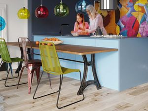 Miniaturka 26 - Aranżacja kuchni z kolorowymi szklanymi lampami kulistymi