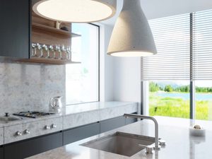 Miniaturka 4 - Betonowa lampa nad wyspą kuchenną – nowoczesna aranżacja w stylu industrialnym