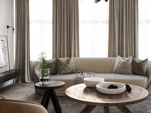 Miniaturka 5 - Oświetlenie sufitowe w beżowym salonie – styl nowoczesny