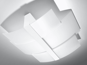 Miniaturka 1 - Plafon LED z trzema panelami krzyżującymi się, styl futurystyczny