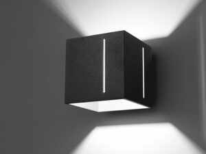 Miniaturka 14 - Czarny plafon kwadratowy LED z pionowymi wycięciami światła