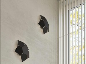 Miniaturka 5 - Czarne kinkiety LED na ścianie w nowoczesnym salonie