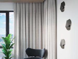 Miniaturka 4 - Nowoczesne oświetlenie ścienne w salonie z szarymi zasłonami