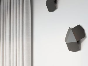 Miniaturka 5 - Designerskie czarne kinkiety geometryczne w salonie