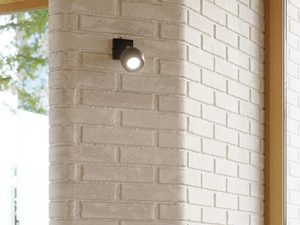 Miniaturka 5 - Reflektor LED czarny montowany na ścianie z cegły