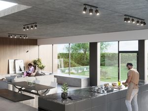Miniaturka 3 - Kuchnia z dużym oknem i nowoczesnym oświetleniem sufitowym