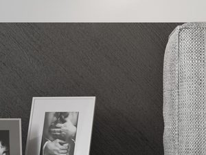 Miniaturka 3 - Czarny kinkiet LED przy białej ścianie, światło w dół