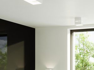 Miniaturka 10 - Wnętrze z białym kinkietem LED przy drzwiach balkonowych