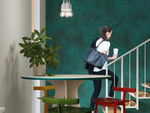 Miniaturka 8 - Nowoczesna biała lampa sufitowa w minimalistycznym wnętrzu z rośliną