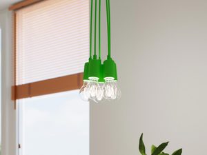 Miniaturka 5 - Zielona lampa wisząca z trzema kloszami LED nad oknem w jadalni