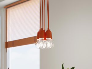 Miniaturka 49 - Czerwona lampa wisząca z trzema źródłami światła LED