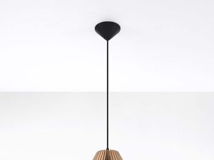 Miniaturka 1 - Elegancka lampa drewniana w kształcie łzy – czarna podsufitka