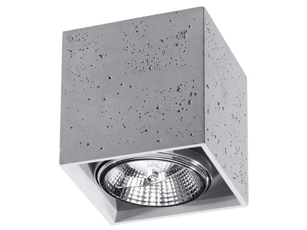 Oprawa sufitowa z betonu zamontowana w przedpokoju z zasłoną