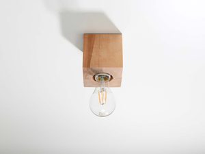 Miniaturka 1 - Drewniana kostka z żarówką zamocowana pod sufitem – styl loft