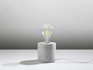 Miniaturka 1 - Lampa z żarówką na cylindrycznej podstawie w stylu loftowym