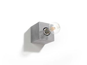 Miniaturka 1 - Minimalistyczna lampa ścienna – szary beton i żarówka w stylu retro