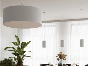 Miniaturka 4 - Designerska beżowa lampa LED zawieszona w salonie z dużym oknem