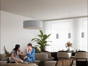 Miniaturka 9 - Aranżacja salonu z białą lampą wiszącą