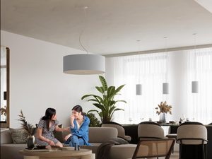 Miniaturka 4 - Aranżacja wnętrza z dużymi abażurami LED i firanami