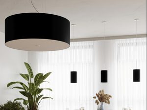 Miniaturka 11 - Czarne lampy LED z abażurami w salonie z roślinami