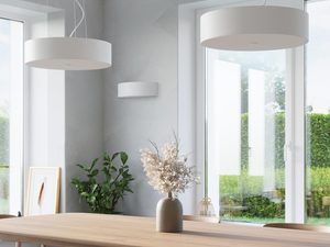 Miniaturka 4 - Jasna jadalnia z białym sufitem i podwieszoną lampą LED