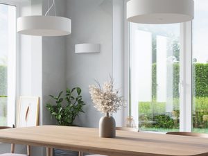 Miniaturka 4 - Okrągła biała lampa LED zawieszona w minimalistycznym wnętrzu