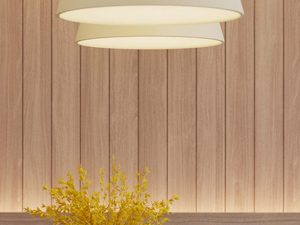 Miniaturka 5 - Beżowa lampa wisząca z delikatnym światłem – tło z paneli drewnianych