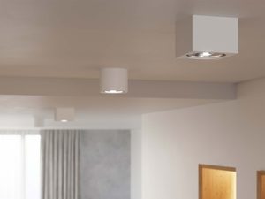 Miniaturka 5 - Korytarz z oświetleniem natynkowym i dekoracyjnymi wnękami