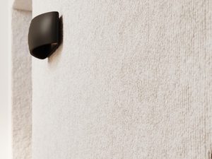 Miniaturka 18 - Nowoczesna aranżacja z czarnym kinkietem LED na klatce schodowej