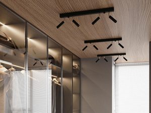 Miniaturka 4 - Drewniany sufit z czarną lampą LED z czterema reflektorami