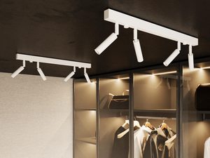 Miniaturka 11 - Lampa szynowa z czterema reflektorami w nowoczesnej garderobie