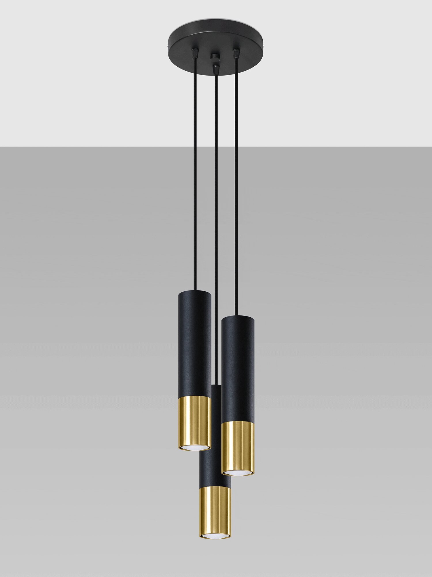 Nowoczesna lampa wisząca LED z czarnymi i złotymi tubami Nowoczesna lampa wisząca LED z czarnymi i złotymi tubami