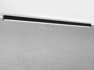 Miniaturka 1 - Biała lampa liniowa LED na betonowej ścianie