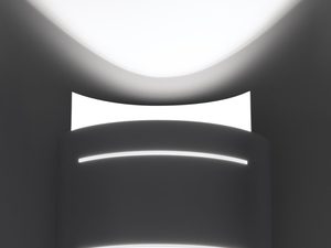 Miniaturka 2 - Czarny kinkiet LED z zakrzywionym frontem i rozproszonym światłem