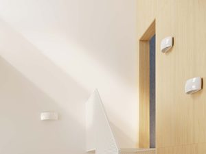 Miniaturka 3 - Nowoczesna klatka schodowa z białymi kinkietami ściennymi