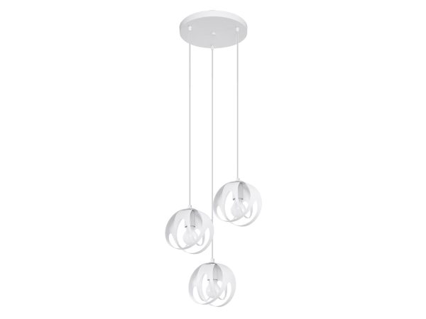 Lampa wisząca z kulistymi kloszami w nowoczesnej aranżacji