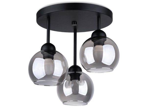 Lampa sufitowa z trzema źródłami światła w kulistych kloszach