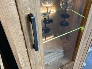 Miniaturka 9 - Szafka ekspozycyjna z kieliszkami i podświetleniem LED