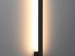 Miniaturka 11 - Ciemna lampa LED z pionowym światłem na tle betonu