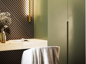 Miniaturka 7 - Pionowa złota lampa LED w zielonej aranżacji łazienki