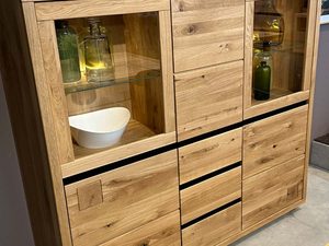 Miniaturka 9 - Komoda z podwójnym rzędem szuflad i ozdobnymi uchwytami