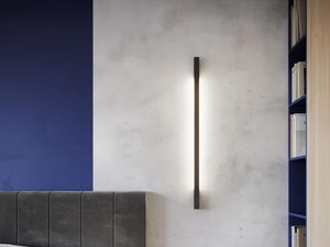 Miniaturka 14 - Nowoczesna sypialnia z ciemną lampą pionową LED