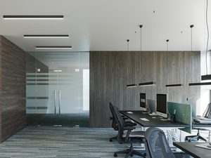 Miniaturka 20 - Open space z liniowym oświetleniem LED przy biurkach